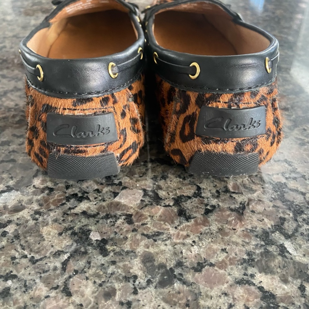 Clarks Artisan Leopard Print fur loafer Size 8 - Picture 4 of 9